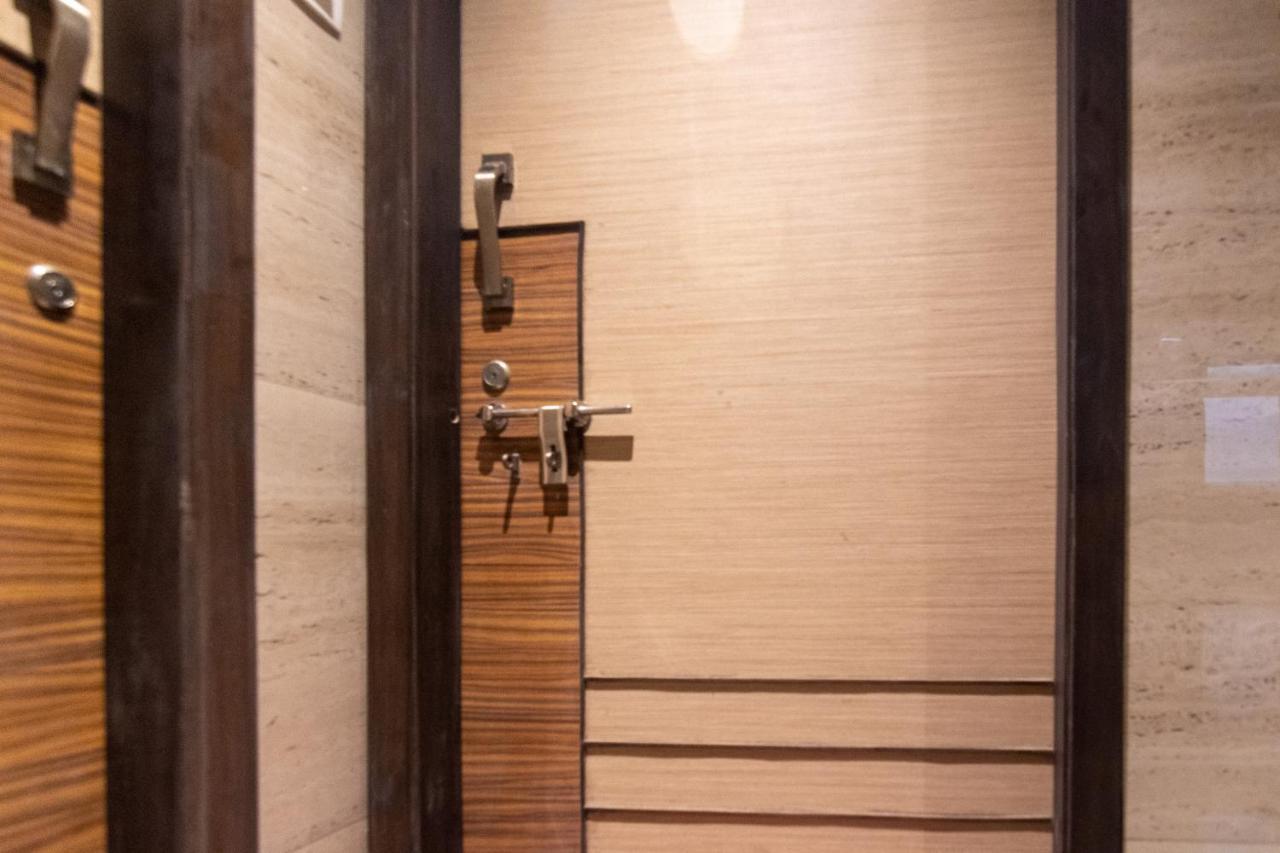 Osi Apartments Bandra West Bombaim Exterior foto