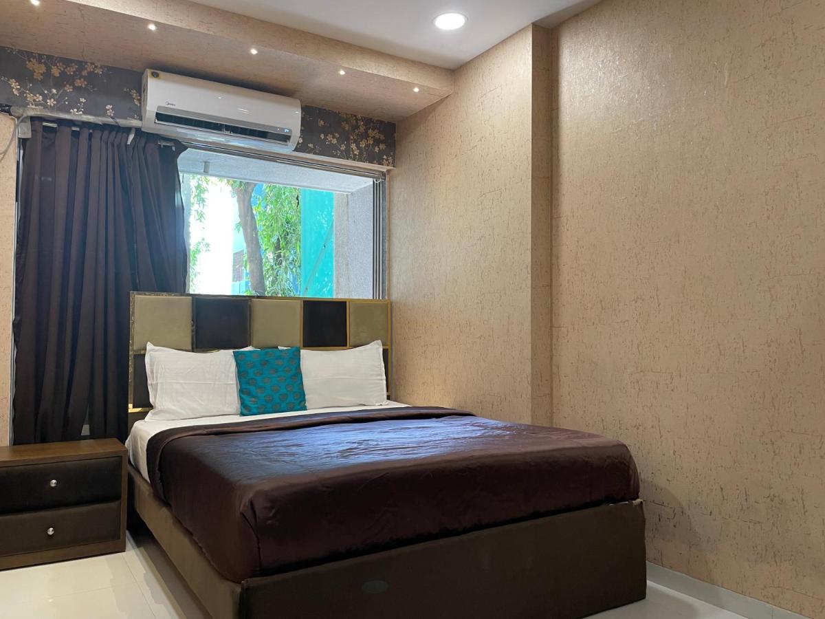 Osi Apartments Bandra West Bombaim Exterior foto